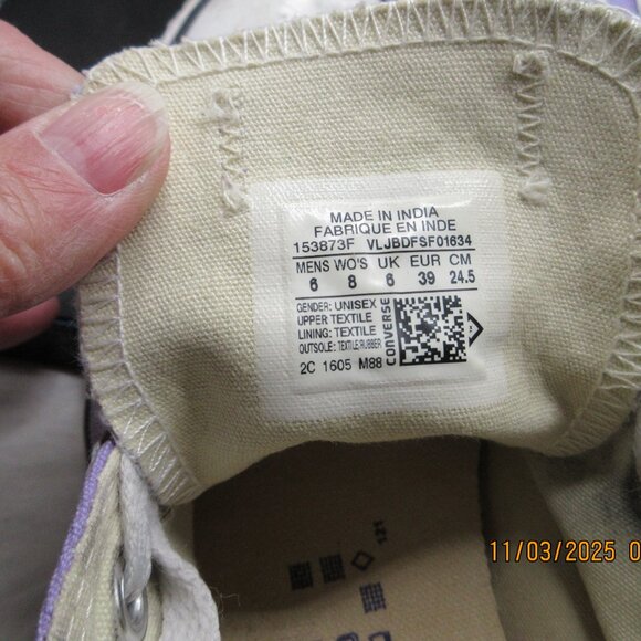 CONVERSE ALL STARS~PURPLE COLOR~ UNISEX~WOMEN'S SIZE 8 - Picture 5 of 7